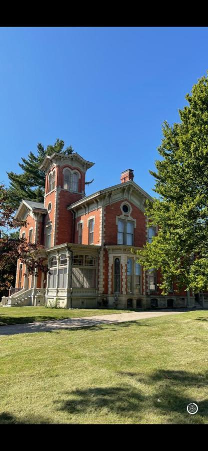 カラマズー Upjohn Bed & Breakfast エクステリア 写真