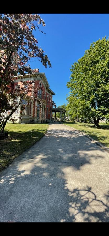 カラマズー Upjohn Bed & Breakfast エクステリア 写真